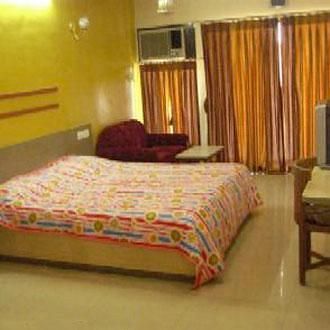 Hotel Woodland Regency Silvassa Exterior foto